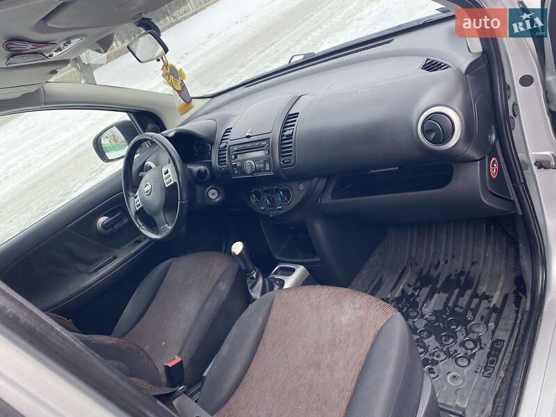 Хетчбек Nissan Note 2009 в Рокитному