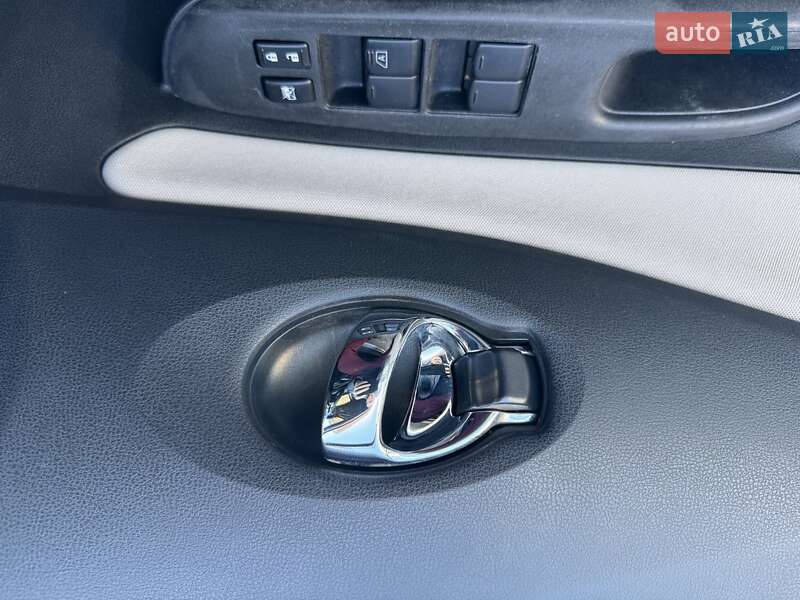 Хэтчбек Nissan Note 2019 в Киеве