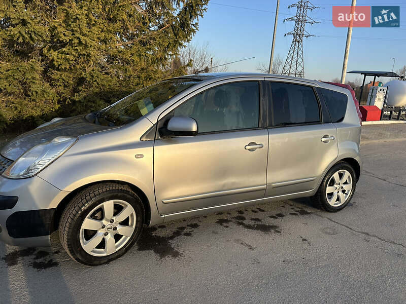 Хетчбек Nissan Note 2006 в Дрогобичі