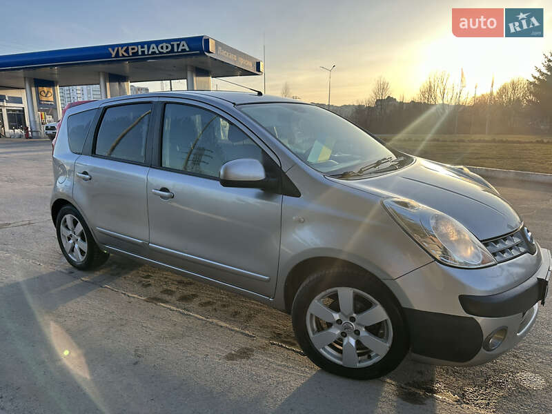 Хетчбек Nissan Note 2006 в Дрогобичі