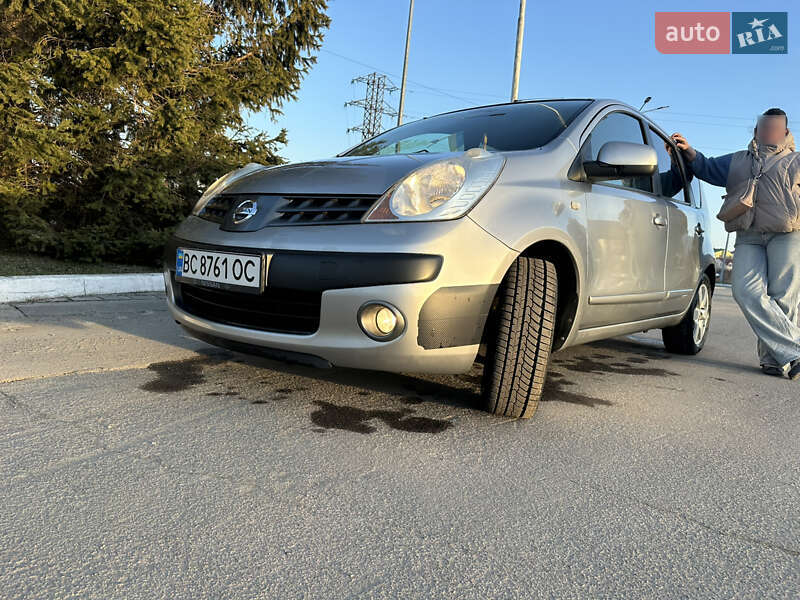 Хетчбек Nissan Note 2006 в Дрогобичі