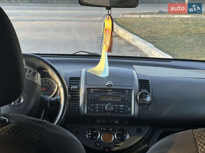 Хетчбек Nissan Note 2006 в Дрогобичі