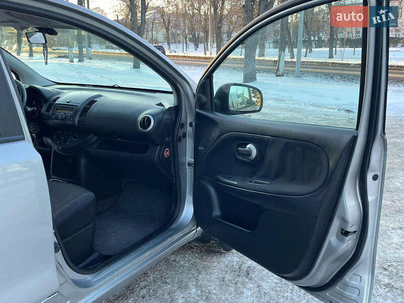 Хэтчбек Nissan Note 2011 в Смеле