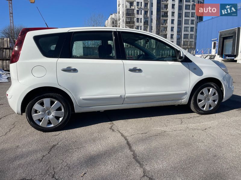 Хетчбек Nissan Note 2011 в Львові