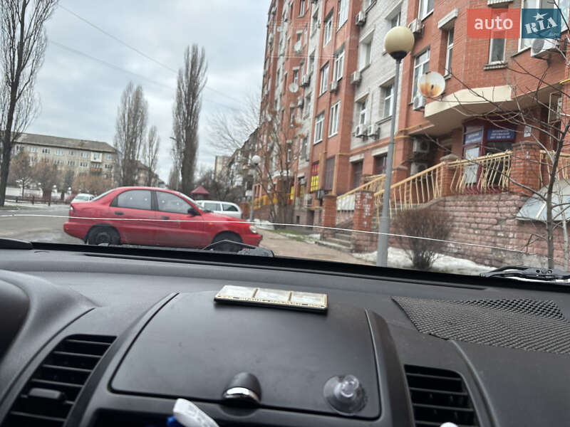 Хетчбек Nissan Note 2010 в Києві фото 10 Хетчбек Nissan Note 2010 в Києві