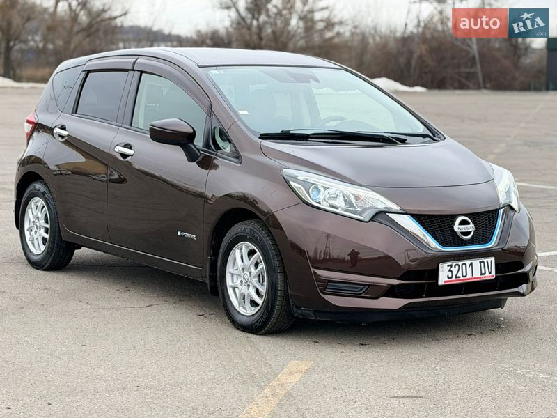 Хетчбек Nissan Note 2017 в Києві фото Хетчбек Nissan Note 2017 в Києві