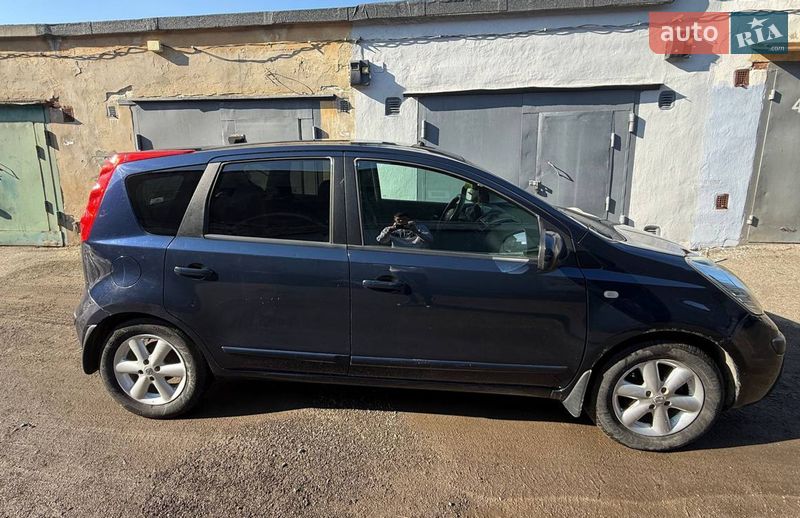 Хэтчбек Nissan Note 2006 в Львове