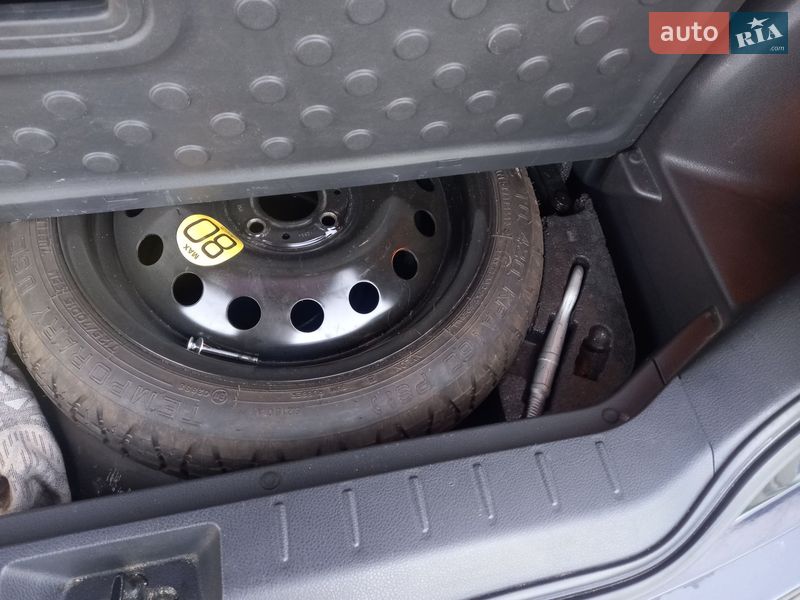 Хэтчбек Nissan Note 2013 в Ивано-Франковске