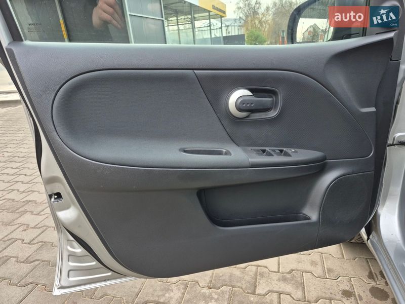 Хэтчбек Nissan Note 2010 в Луцке