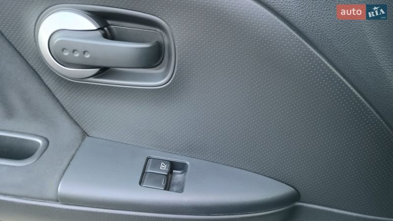 Хетчбек Nissan Note 2011 в Дніпрі