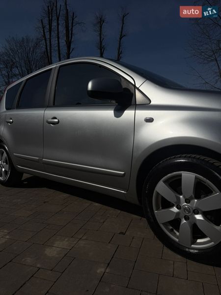 Хетчбек Nissan Note 2007 в Долині