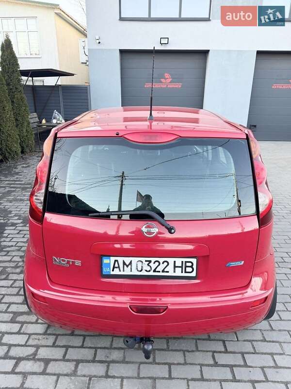 Хэтчбек Nissan Note 2009 в Киеве