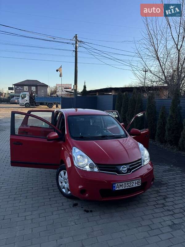 Хэтчбек Nissan Note 2009 в Киеве