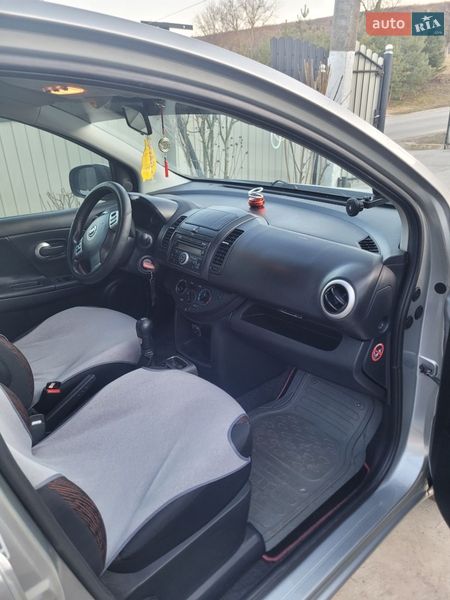 Хетчбек Nissan Note 2009 в Снятині