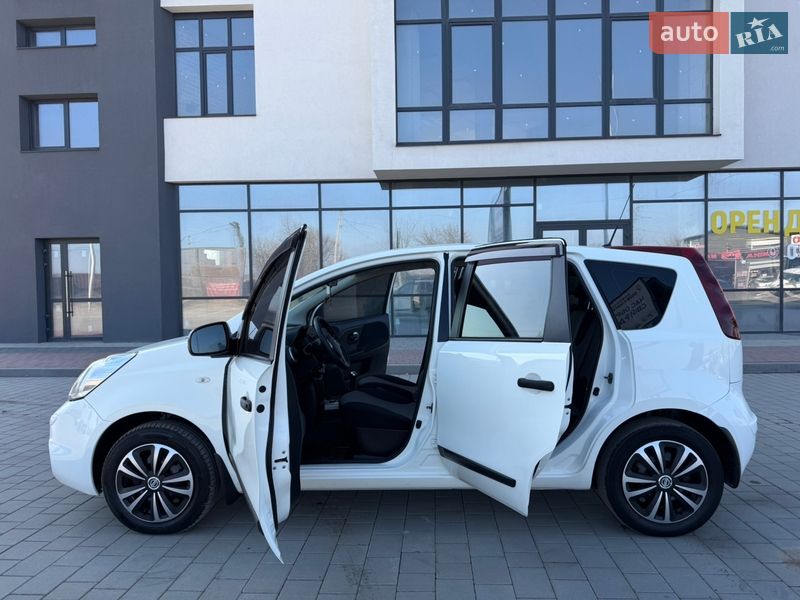 Хэтчбек Nissan Note 2013 в Ивано-Франковске