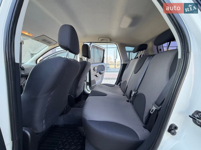 Хэтчбек Nissan Note 2013 в Ивано-Франковске