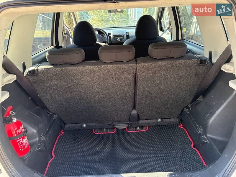 Хэтчбек Nissan Note 2011 в Киеве