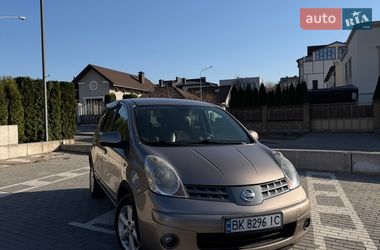 Хэтчбек Nissan Note 2008 в Ровно