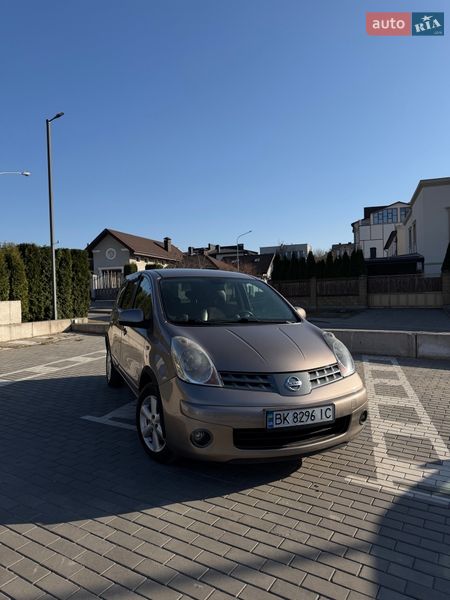 Хэтчбек Nissan Note 2008 в Ровно