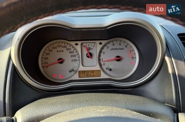 Хэтчбек Nissan Note 2008 в Ровно