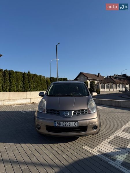 Хэтчбек Nissan Note 2008 в Ровно