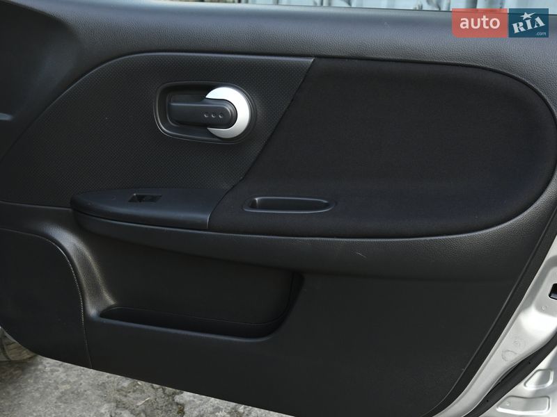 Хэтчбек Nissan Note 2009 в Бердичеве