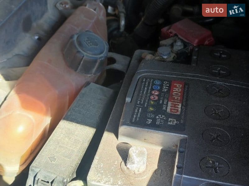 Хетчбек Nissan Note 2006 в Чернівцях