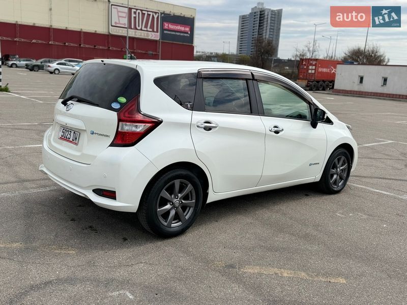 Хэтчбек Nissan Note 2017 в Киеве
