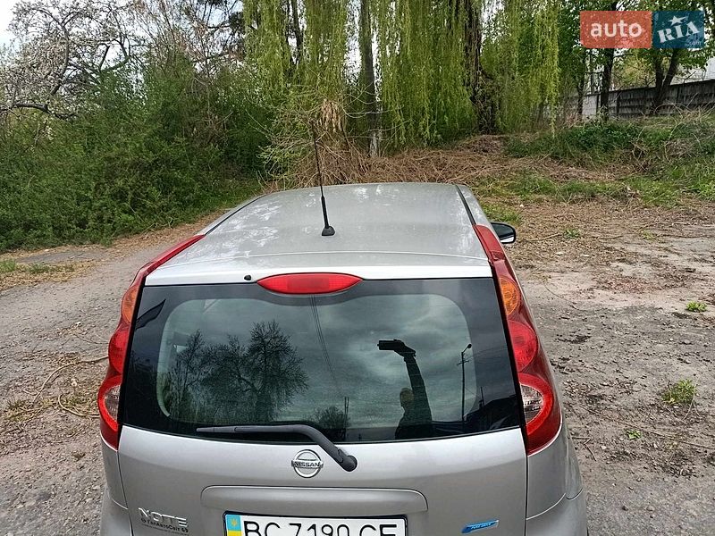 Хетчбек Nissan Note 2010 в Шептицькому