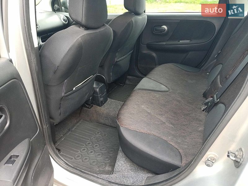 Хетчбек Nissan Note 2010 в Шептицькому