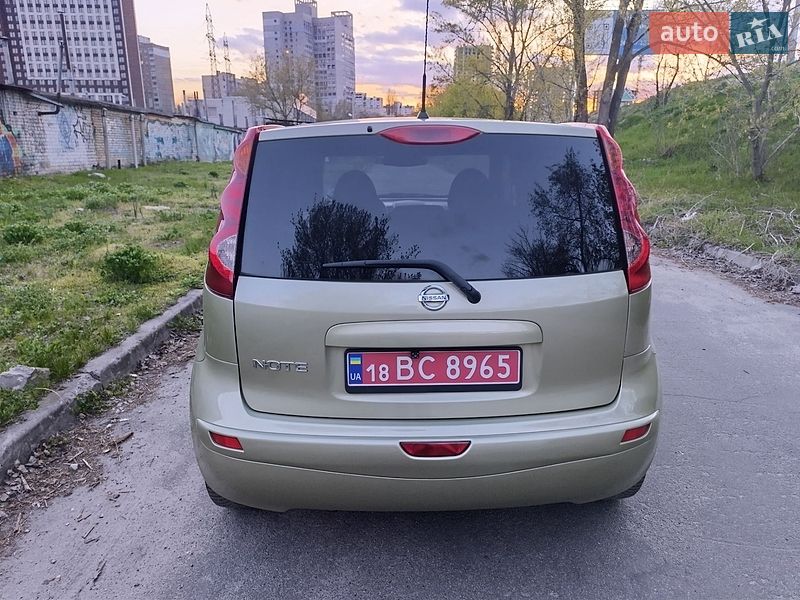 Хетчбек Nissan Note 2010 в Києві
