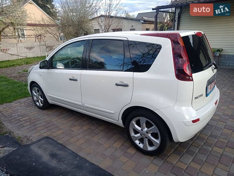 Хэтчбек Nissan Note 2011 в Ровно
