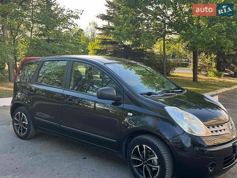 Хэтчбек Nissan Note 2007 в Луцке