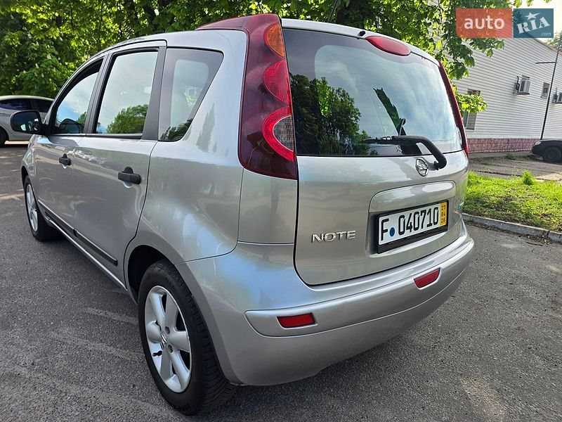 Хэтчбек Nissan Note 2011 в Киеве