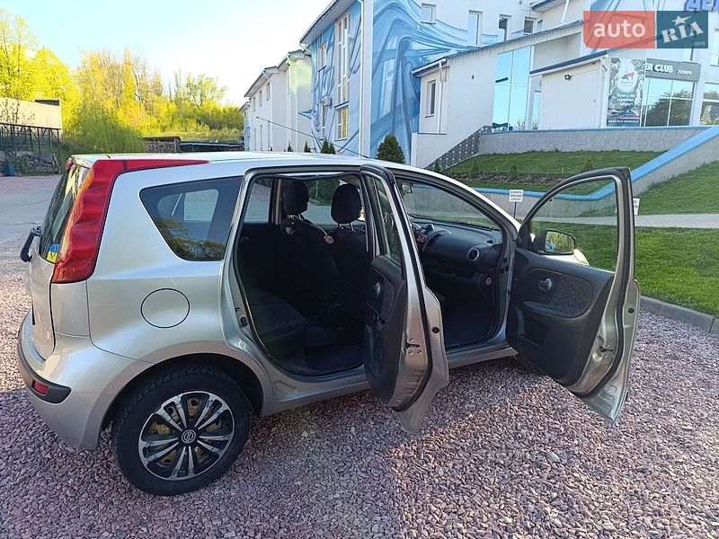 Хетчбек Nissan Note 2006 в Трускавці