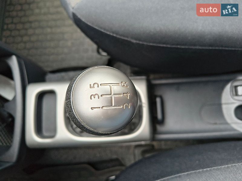 Хетчбек Nissan Note 2011 в Києві фото 20 Хетчбек Nissan Note 2011 в Києві