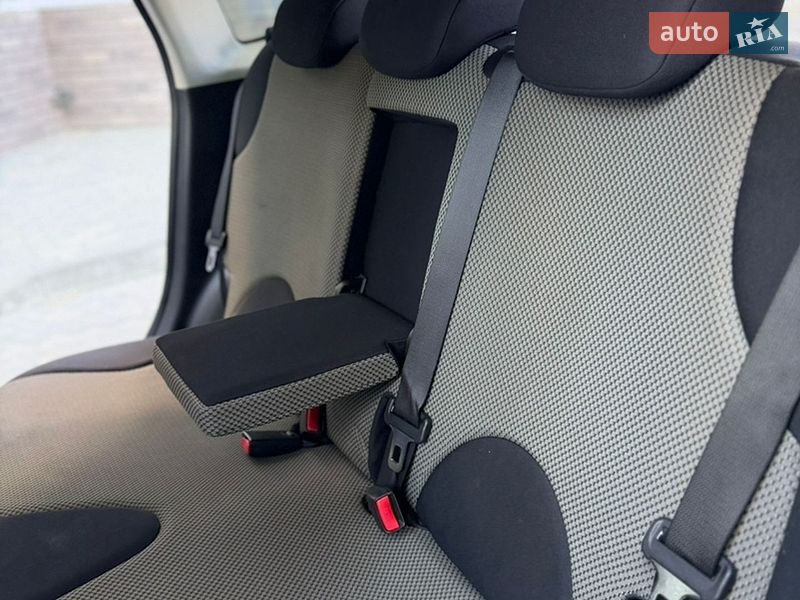 Хэтчбек Nissan Note 2011 в Виннице