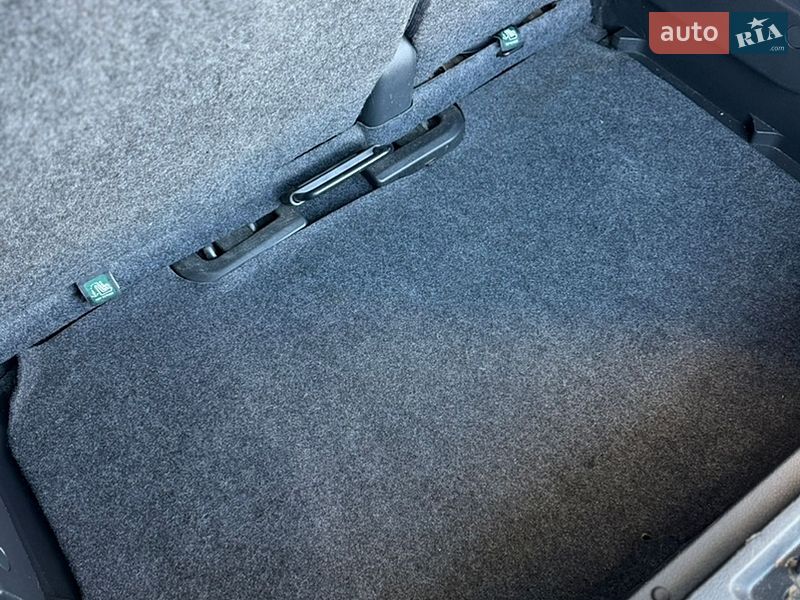 Хэтчбек Nissan Note 2011 в Виннице