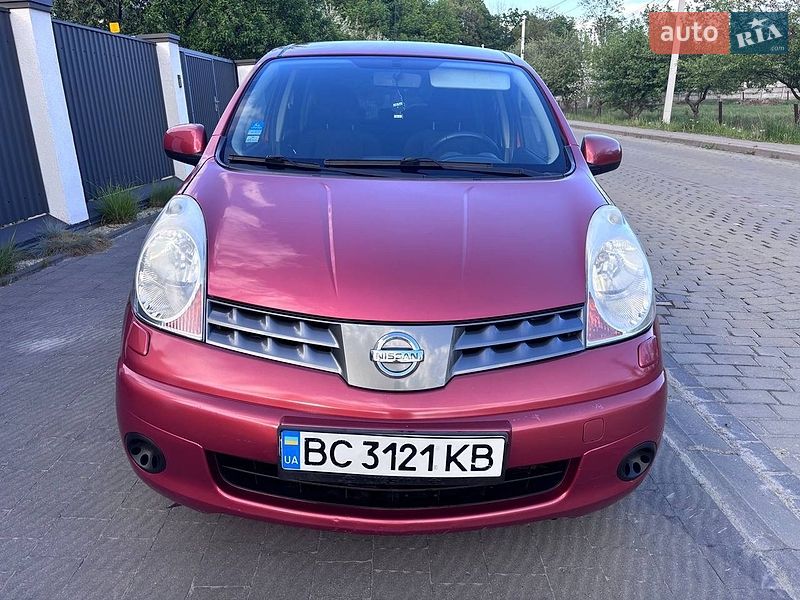Хэтчбек Nissan Note 2008 в Львове