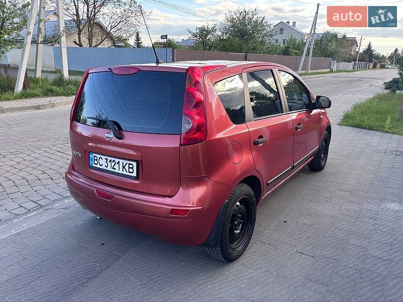 Хэтчбек Nissan Note 2008 в Львове