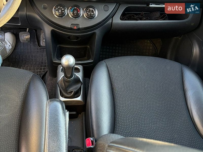 Хэтчбек Nissan Note 2012 в Львове
