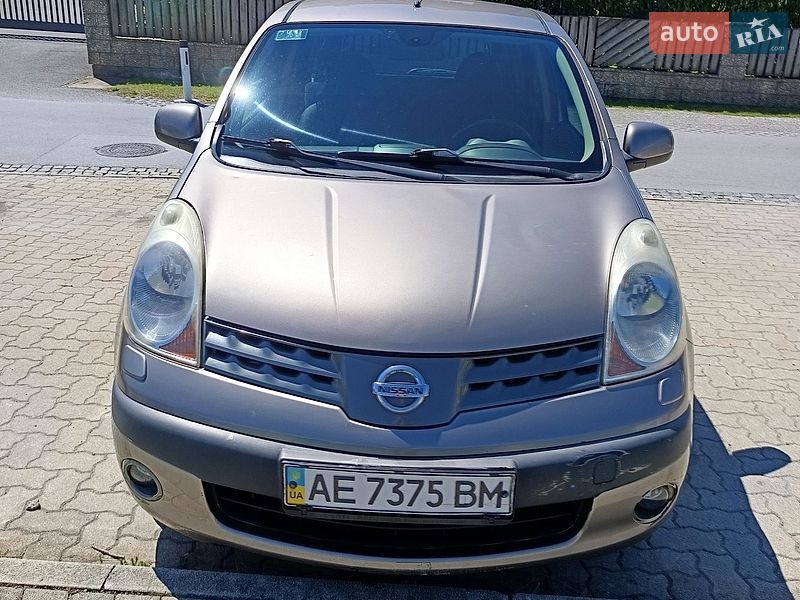 Хэтчбек Nissan Note 2006 в Киеве