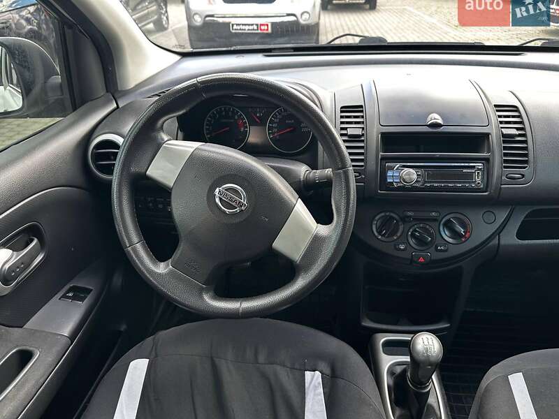 Хэтчбек Nissan Note 2011 в Одессе