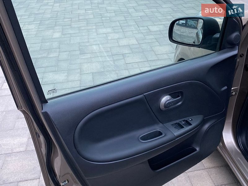 Хэтчбек Nissan Note 2007 в Ровно