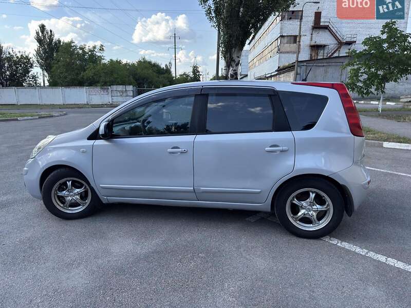 Хетчбек Nissan Note 2008 в Запоріжжі