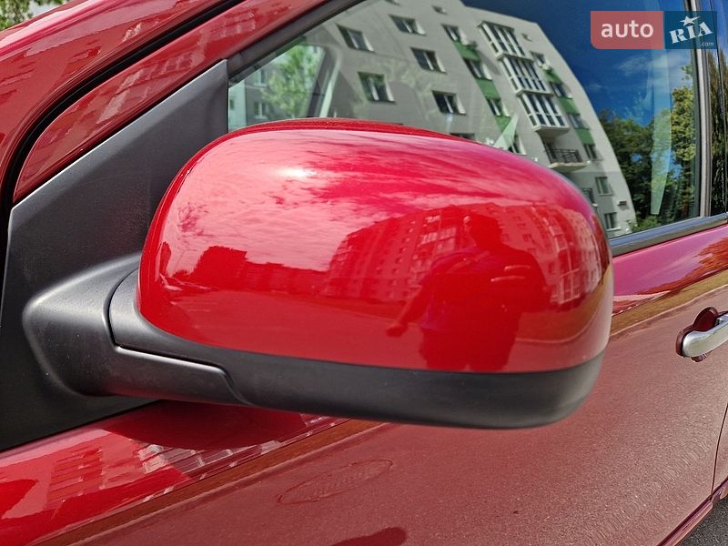 Хэтчбек Nissan Note 2011 в Виннице