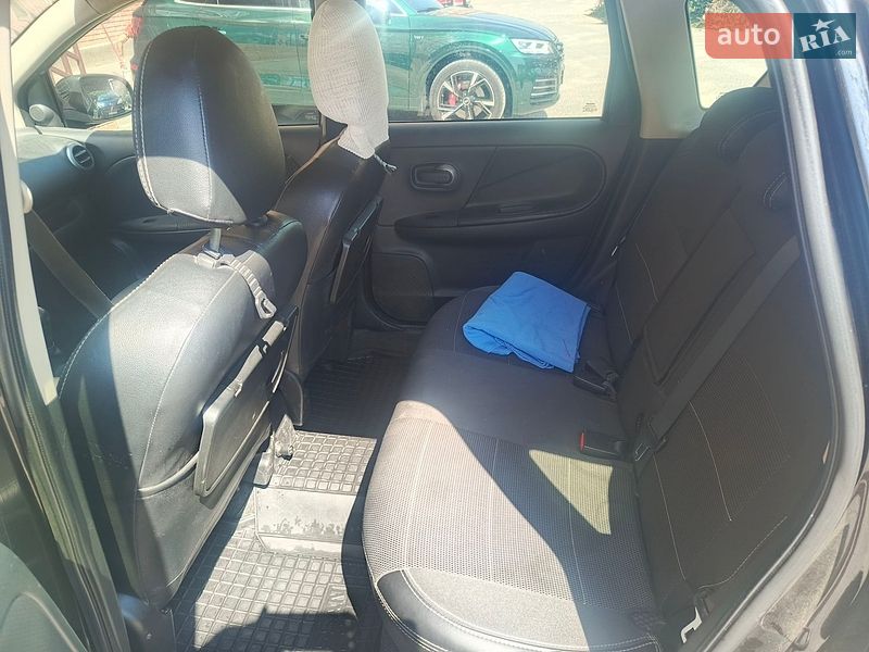 Хэтчбек Nissan Note 2006 в Каменец-Подольском