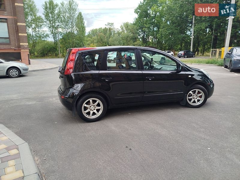 Хэтчбек Nissan Note 2008 в Чернигове