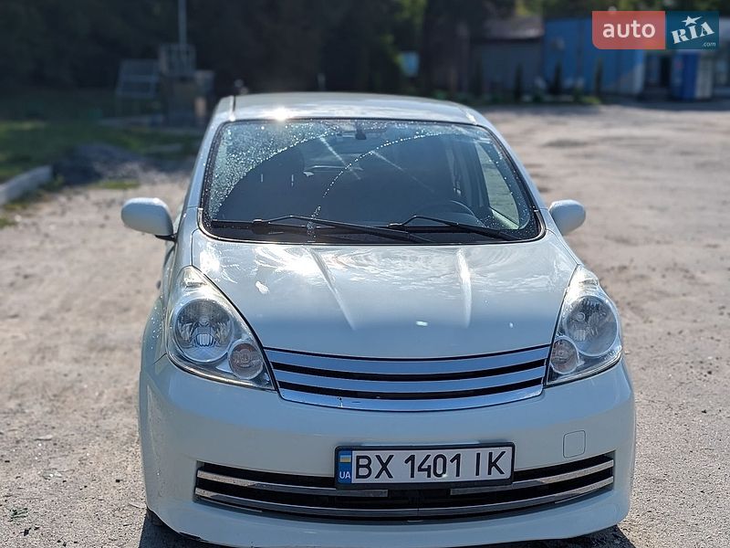 Хэтчбек Nissan Note 2011 в Деражне фото Хэтчбек Nissan Note 2011 в Деражне