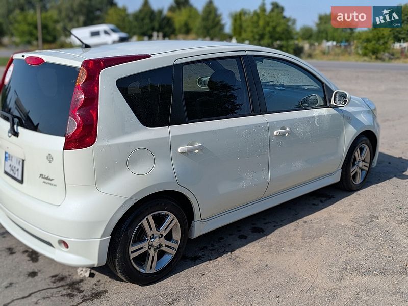 Хэтчбек Nissan Note 2011 в Деражне фото 4 Хэтчбек Nissan Note 2011 в Деражне